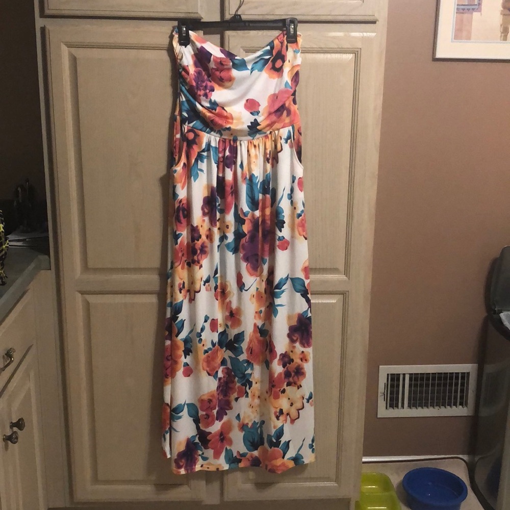 Almost new floral maxi dress Large